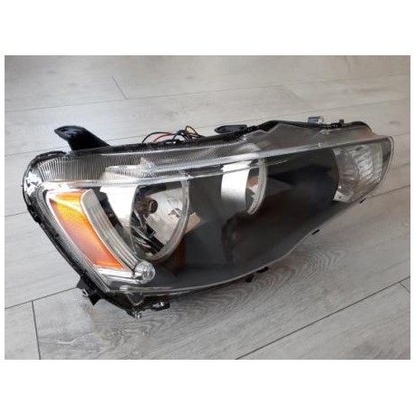 Фара правая Лансер 10